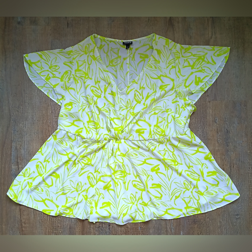 torrid White and Neon Yellow Floral Tie-Front Blouse